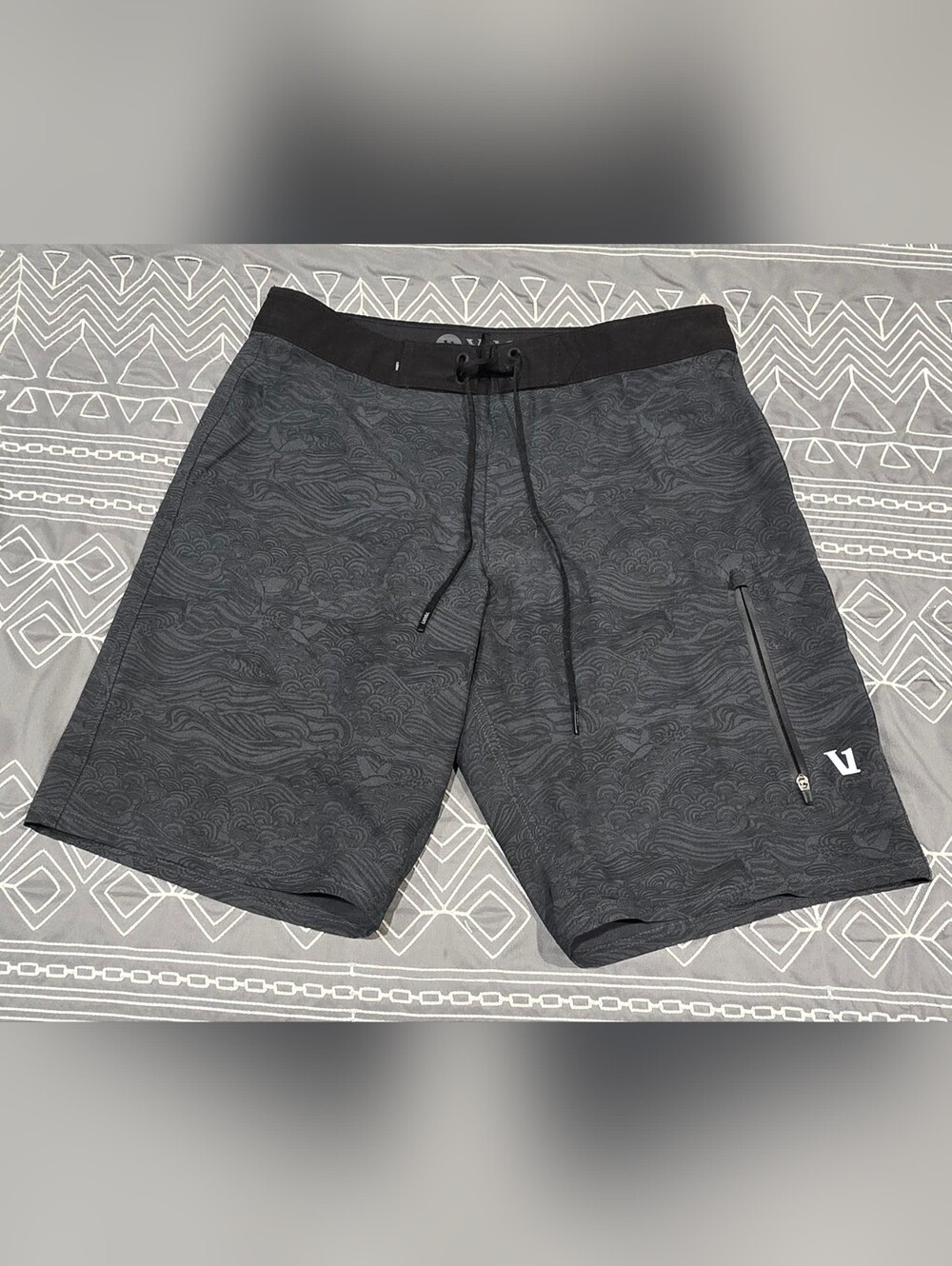 Vuori Mens Cruise Boardshorts 9" Size 28